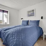 Thilla - 100m From The Sea By Interhome