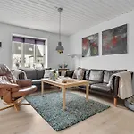 Nyaraló Thilla - 100m From The Sea By Interhome *