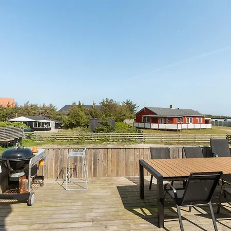 Thilla - 100m From The Sea By Interhome