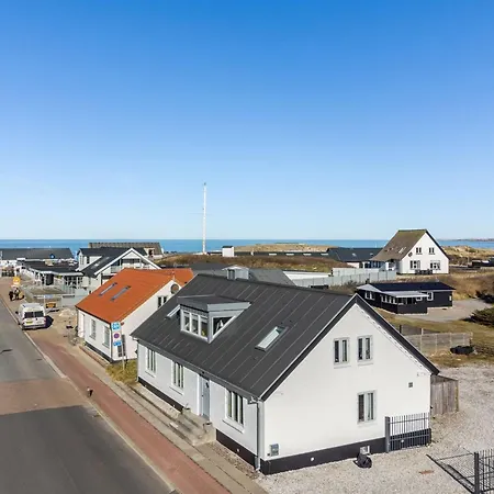 Thilla - 100m From The Sea By Interhome